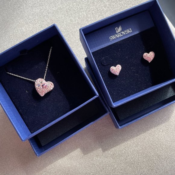 Swarovski crystal heart necklace n earrings set - Picture 2 of 6